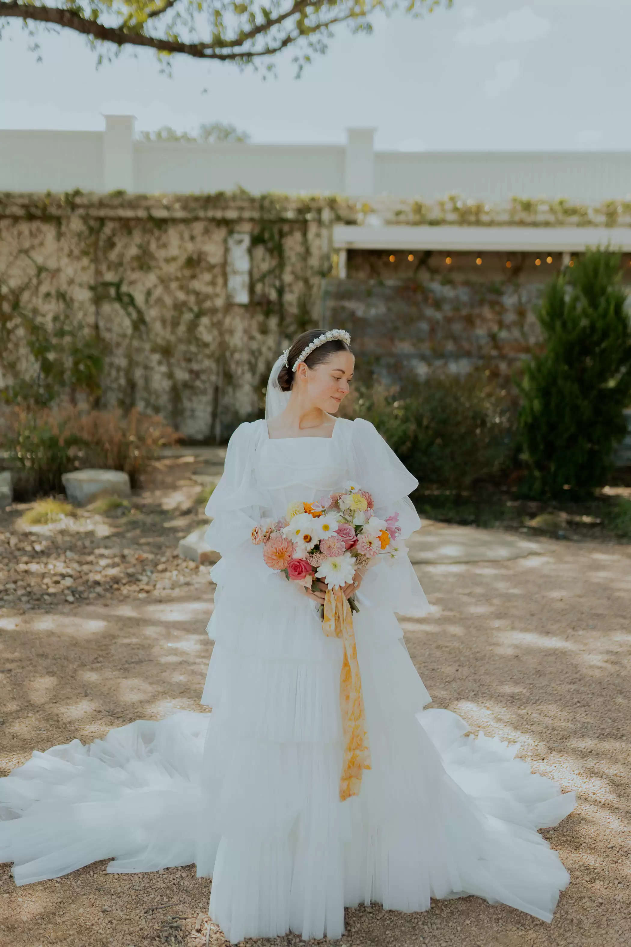This Trendy Texas Wedding ceremony Was a Enjoyable + Colourful DIY Dream