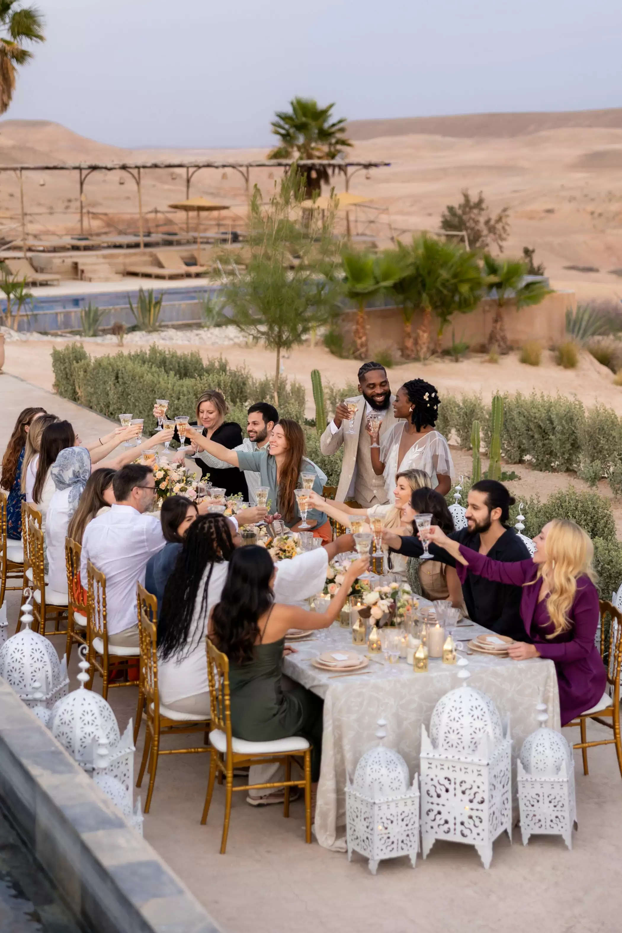 Find out how to Do a Desert Vacation spot Marriage ceremony Proper