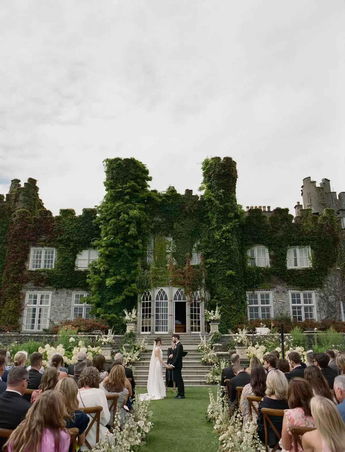 Eire Marriage ceremony at Luttrellstown Fortress