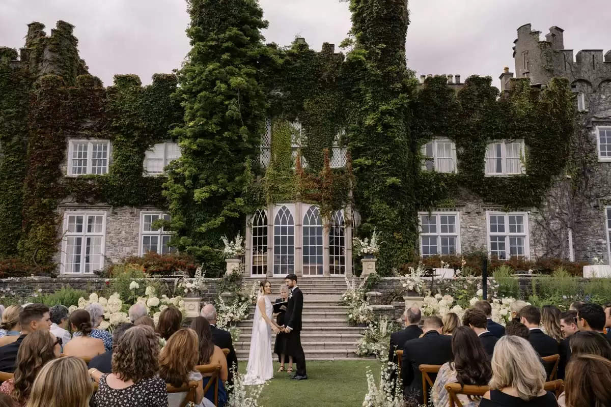 Eire Marriage ceremony at Luttrellstown Fortress