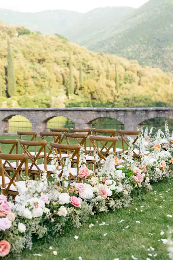 This Ethereal Italian Marriage ceremony Checks All The Vacation spot Marriage ceremony Containers