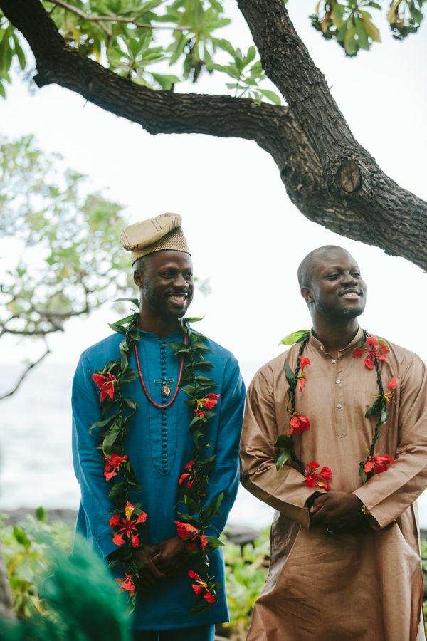 A Vibrant Vacation spot Marriage ceremony on Kona Seashore in Blue & Gold ⋆ Ruffled