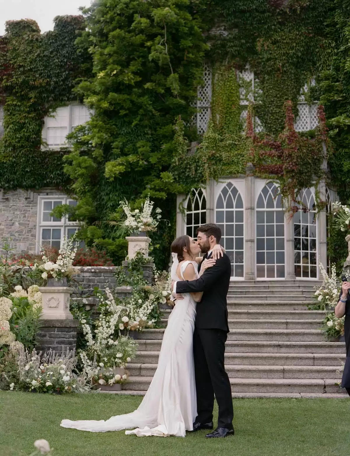 Eire Marriage ceremony at Luttrellstown Fortress