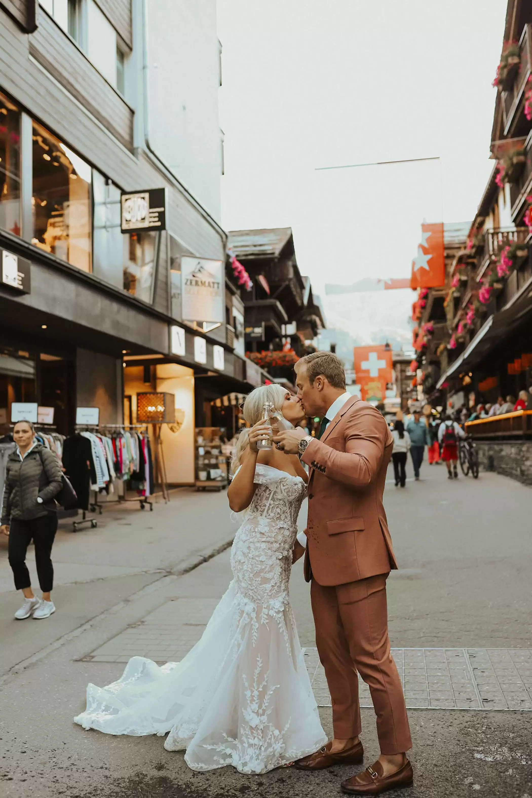 This Beautiful Elopement within the Swiss Alps Was a Vacation spot Dream Come True