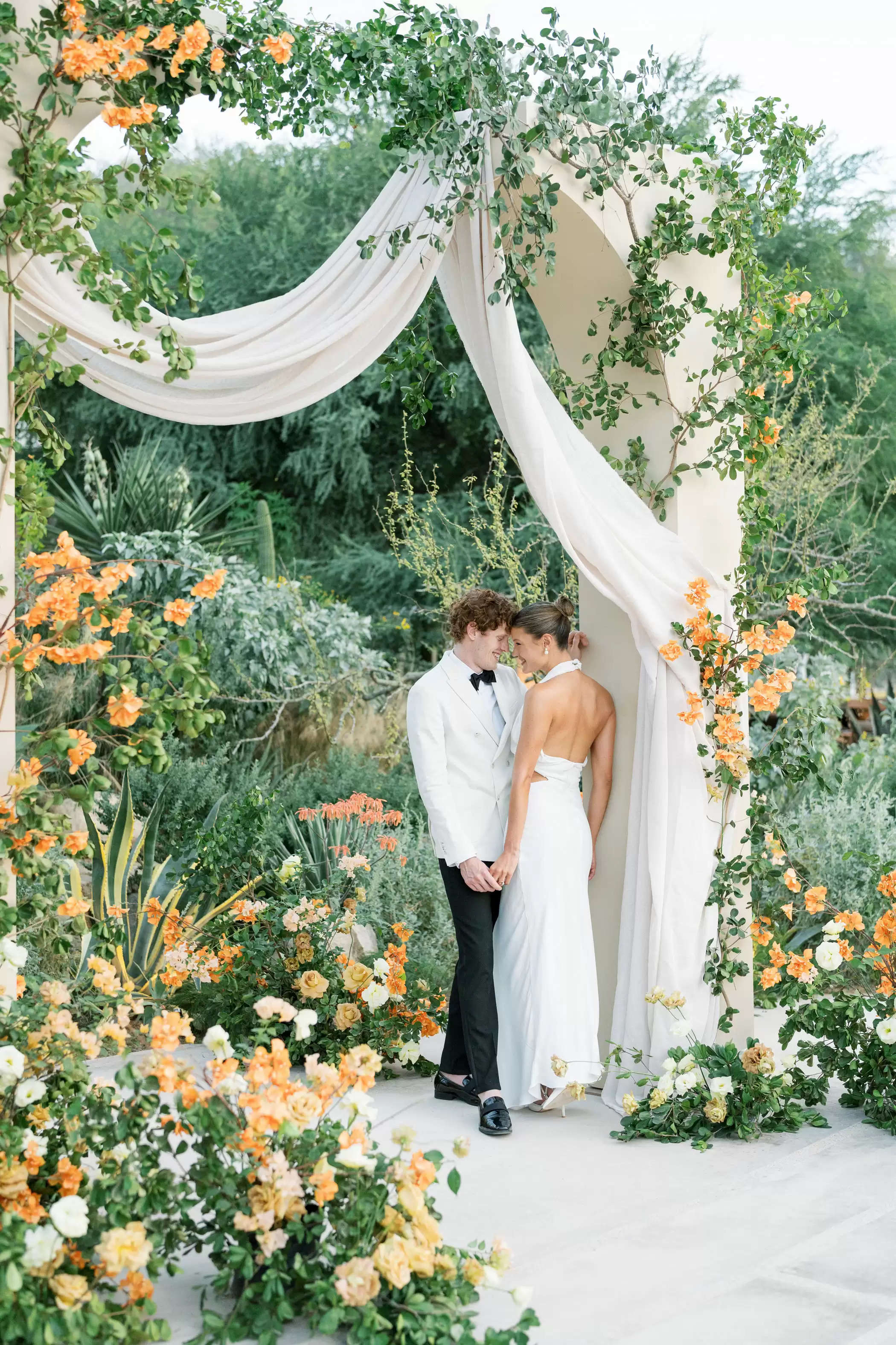A Stylish + Sunny Marriage ceremony in Cabo from MC Weddings + Lynette Dow Occasions