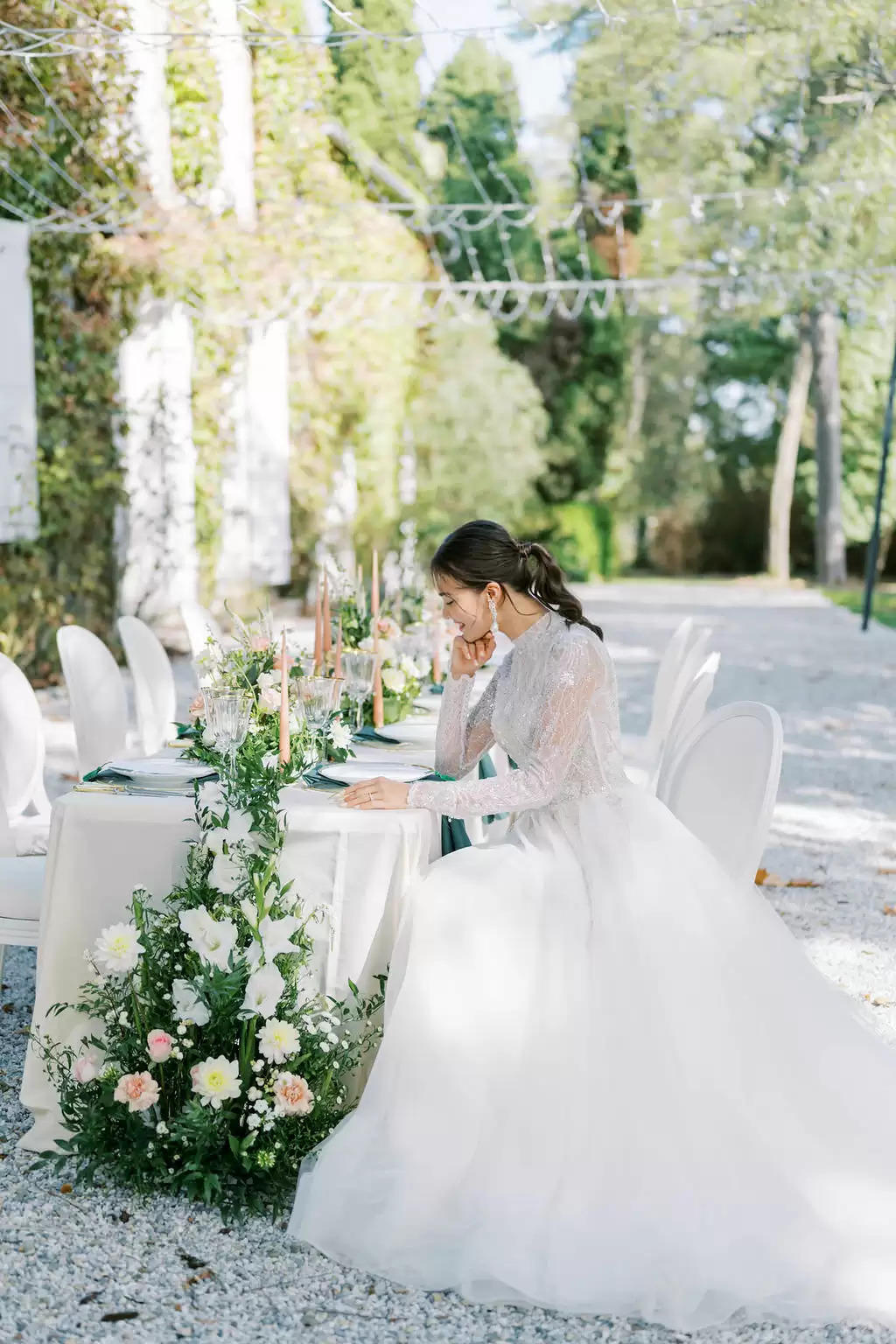 A Très Stylish Spring Wedding ceremony Inspiration at Chateau Saint Joseph ⋆ Ruffled