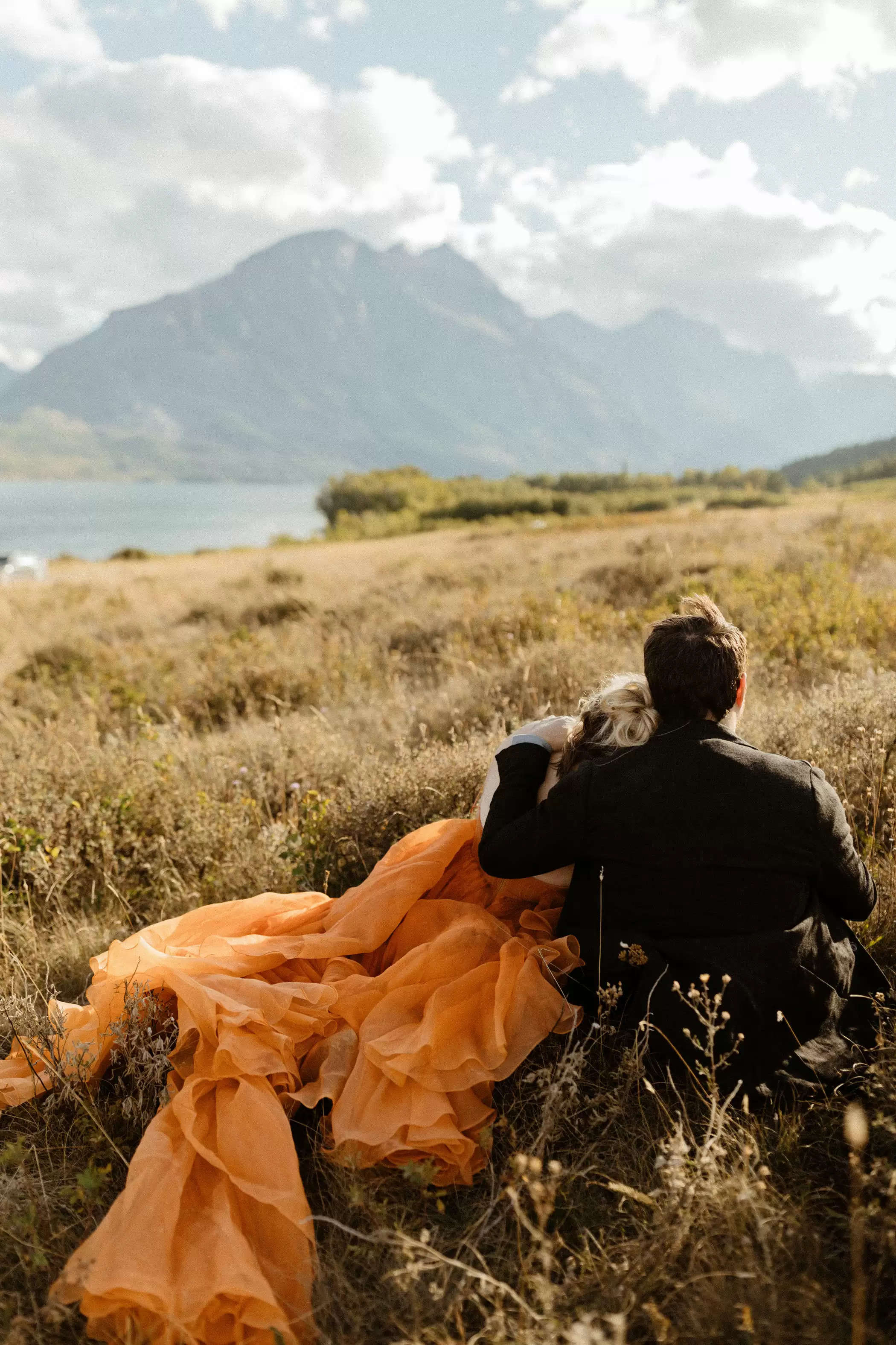 An Orange Wedding ceremony Costume for This Magical Montana Elopement