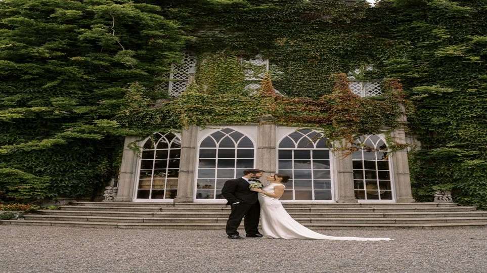 Eire Marriage ceremony at Luttrellstown Fortress