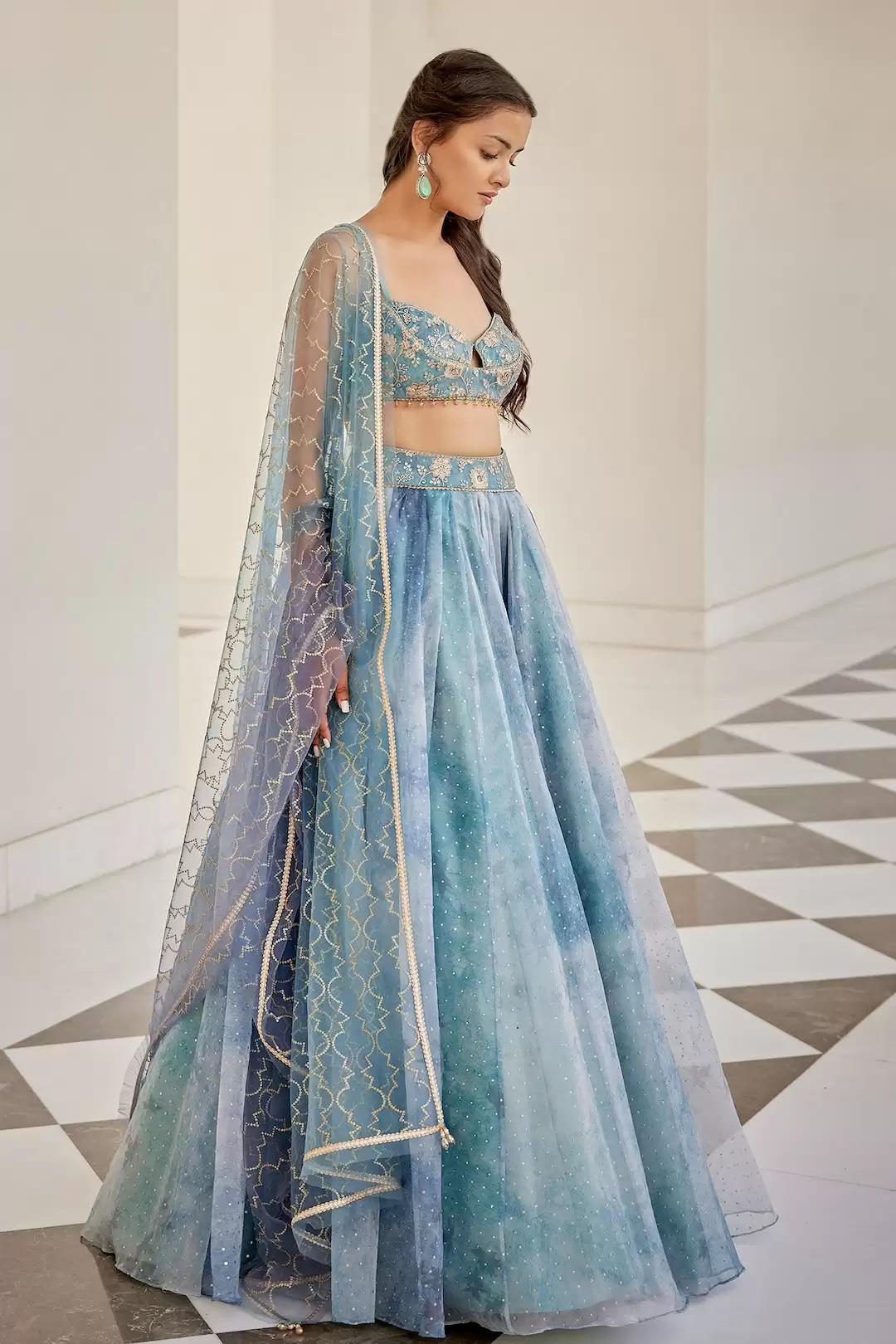 Organza Lehengas from Prime Manufacturers On-line for Summer time Wedding ceremony