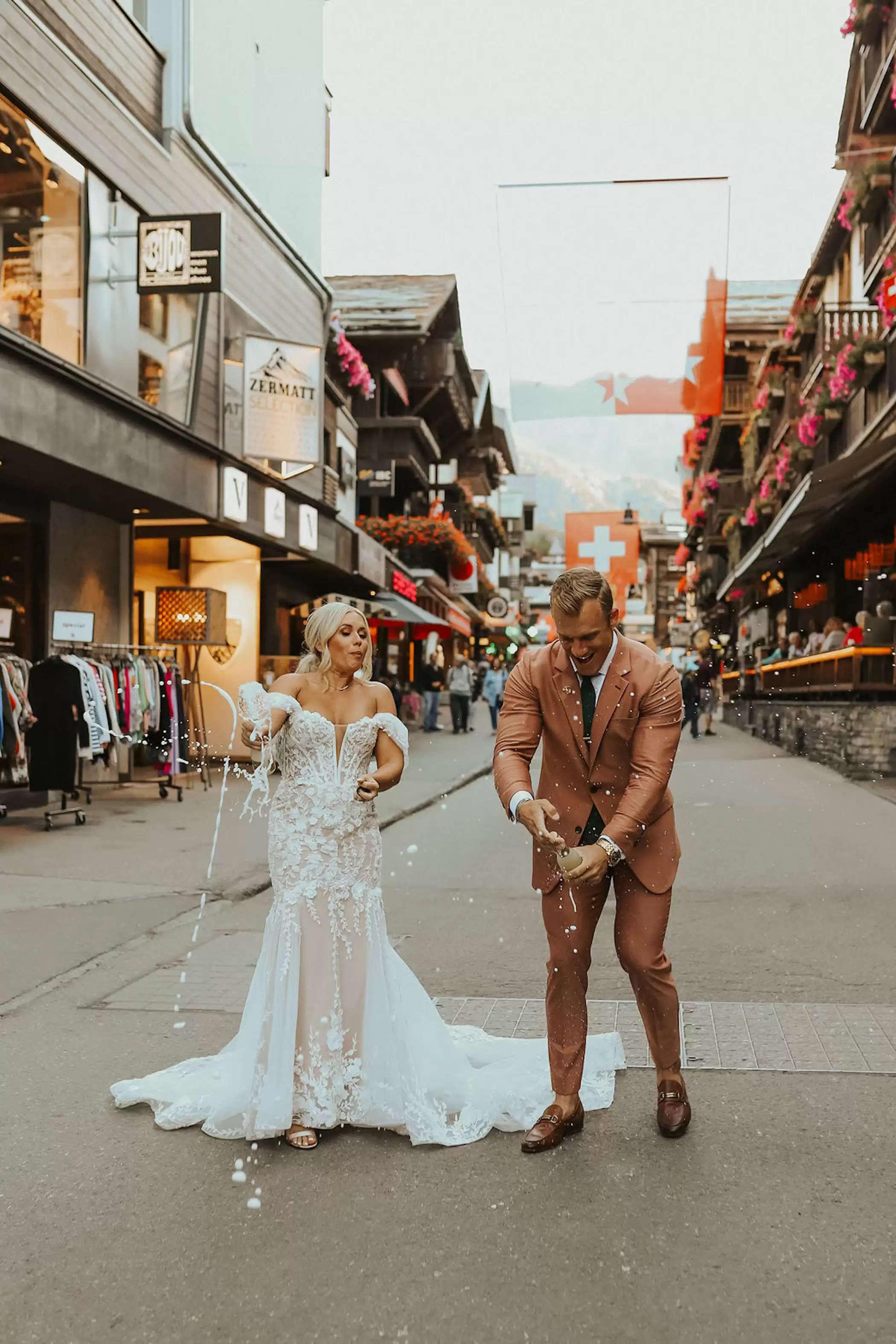 This Beautiful Elopement within the Swiss Alps Was a Vacation spot Dream Come True