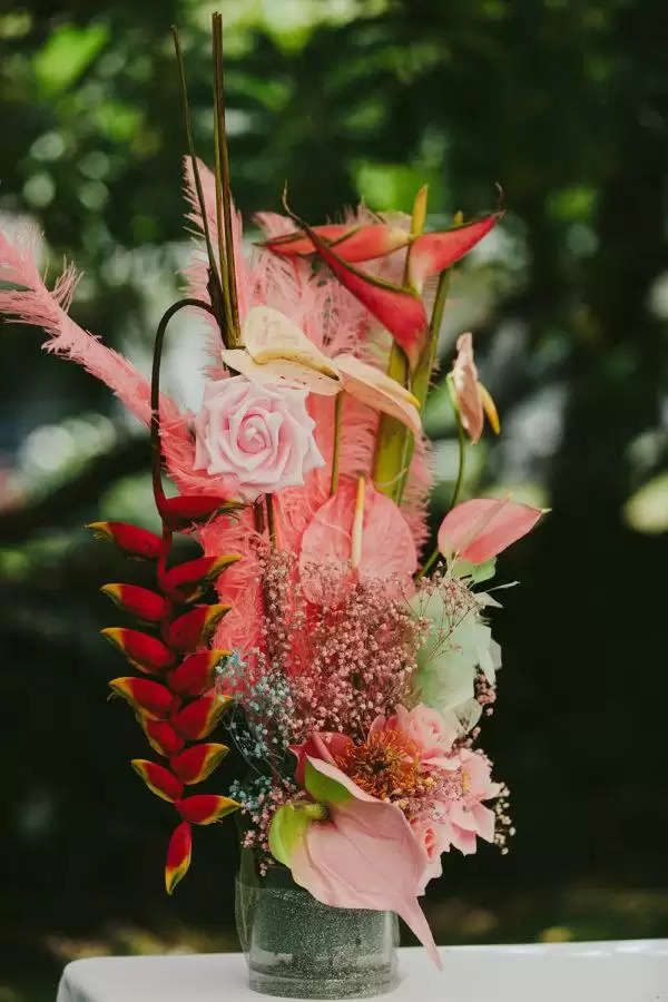 A Vibrant Vacation spot Marriage ceremony on Kona Seashore in Blue & Gold ⋆ Ruffled