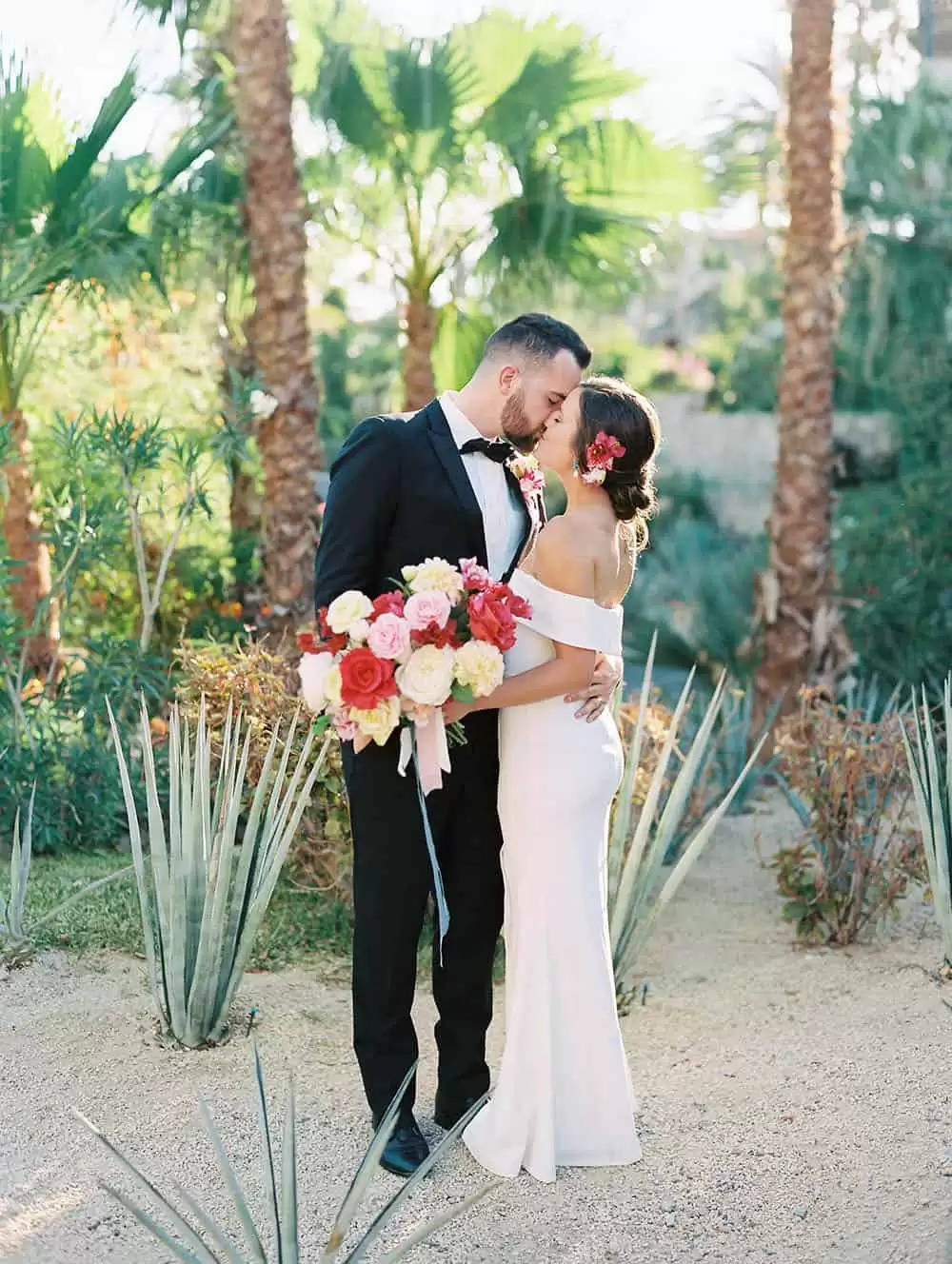 A Los Cabos Vow Renewal with Fairly Pops of Fuchsia and Breezy Blue ⋆ Ruffled