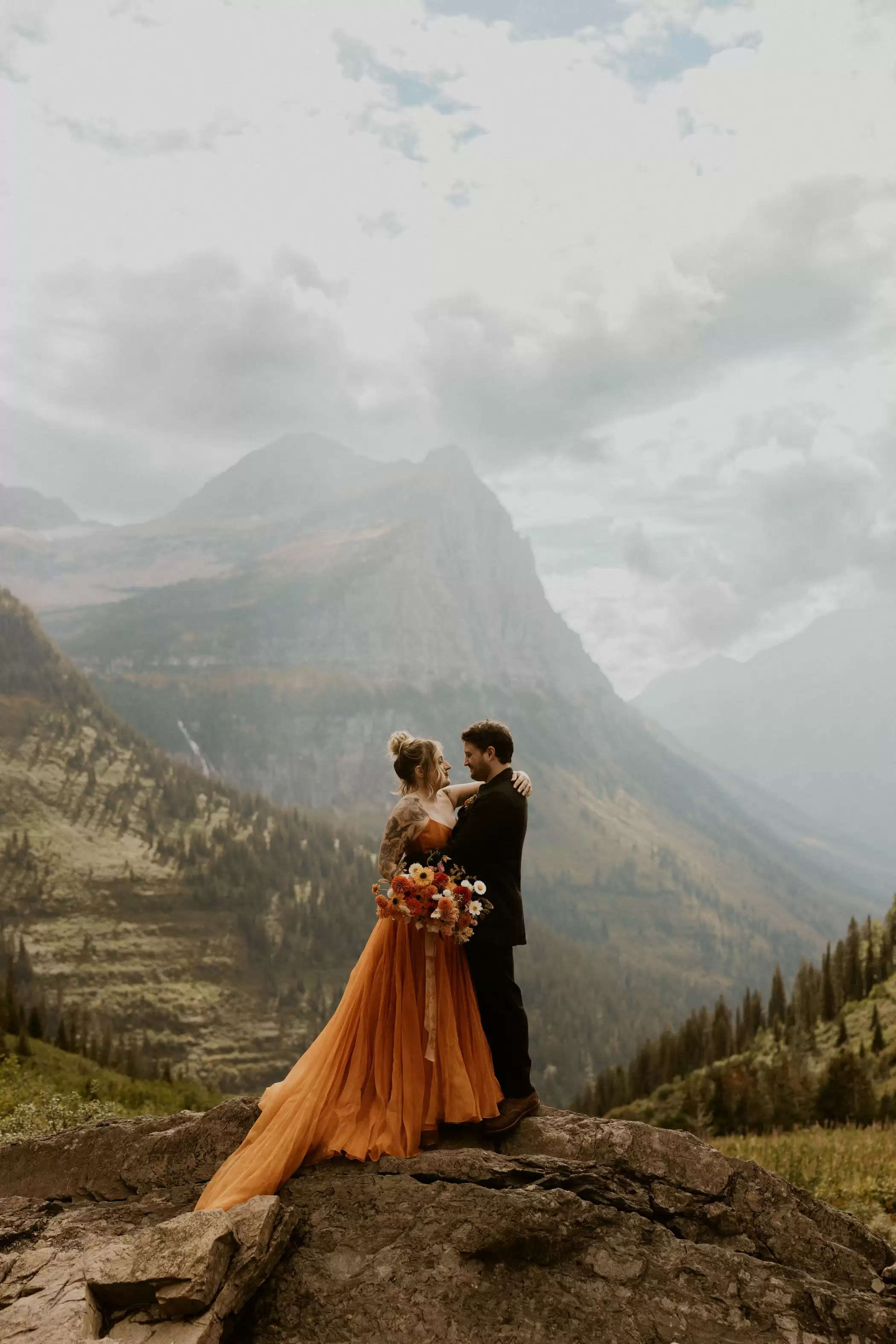 An Orange Wedding ceremony Costume for This Magical Montana Elopement