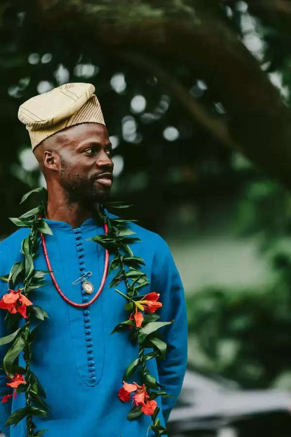 A Vibrant Vacation spot Marriage ceremony on Kona Seashore in Blue & Gold ⋆ Ruffled