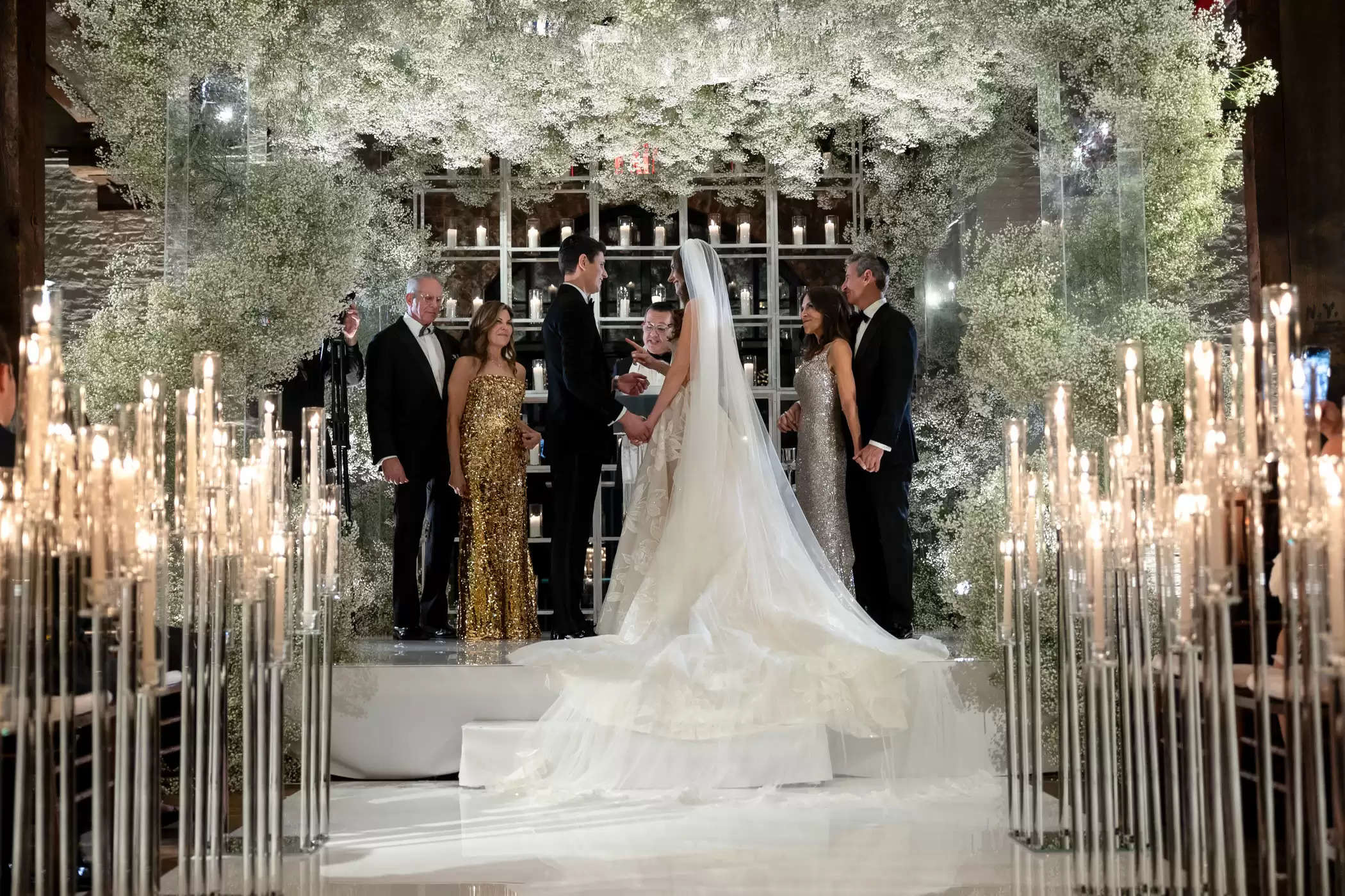 This Candlelit Winter Wedding ceremony in Brooklyn Was an Elegant Child’s Breath Dream