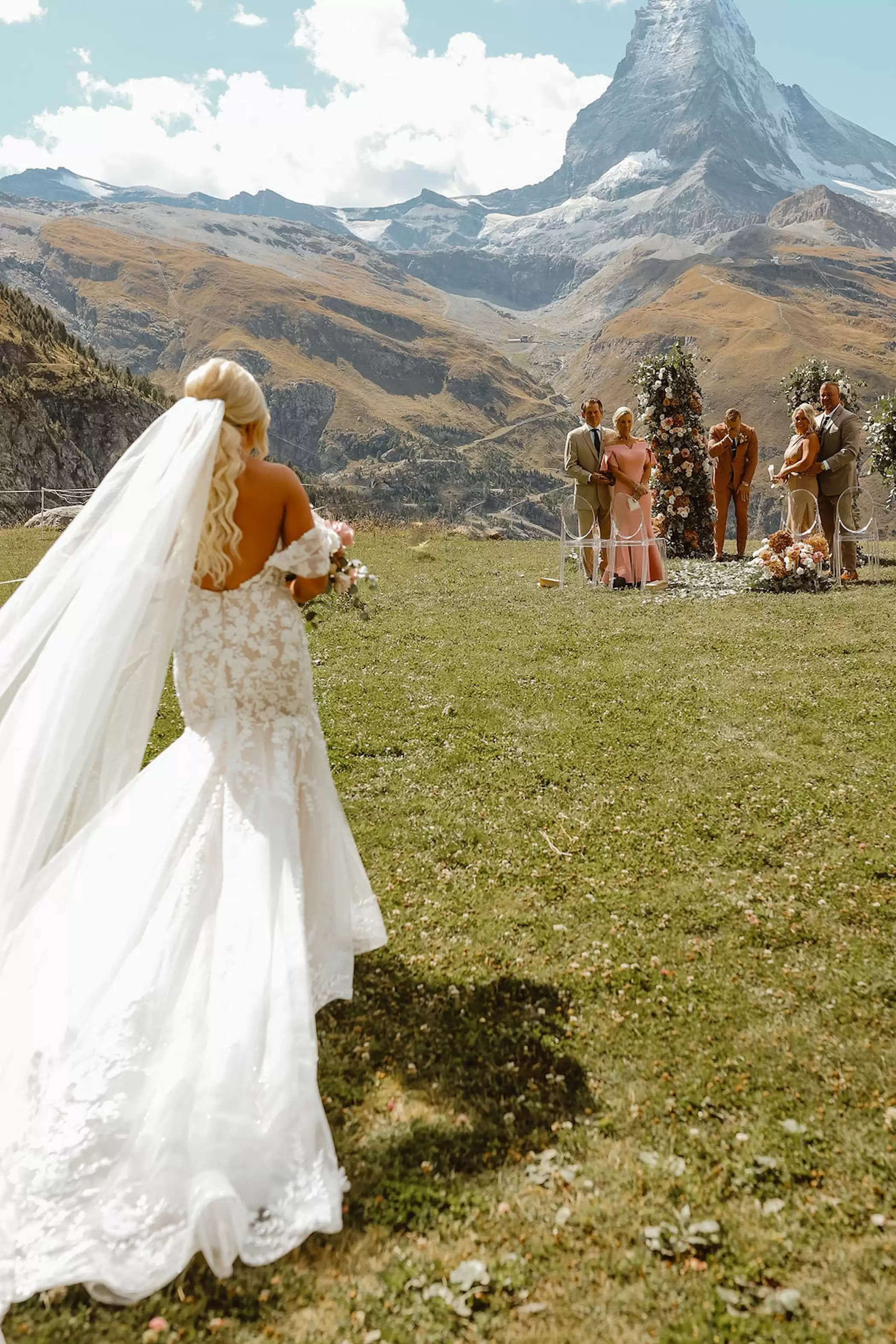 This Beautiful Elopement within the Swiss Alps Was a Vacation spot Dream Come True