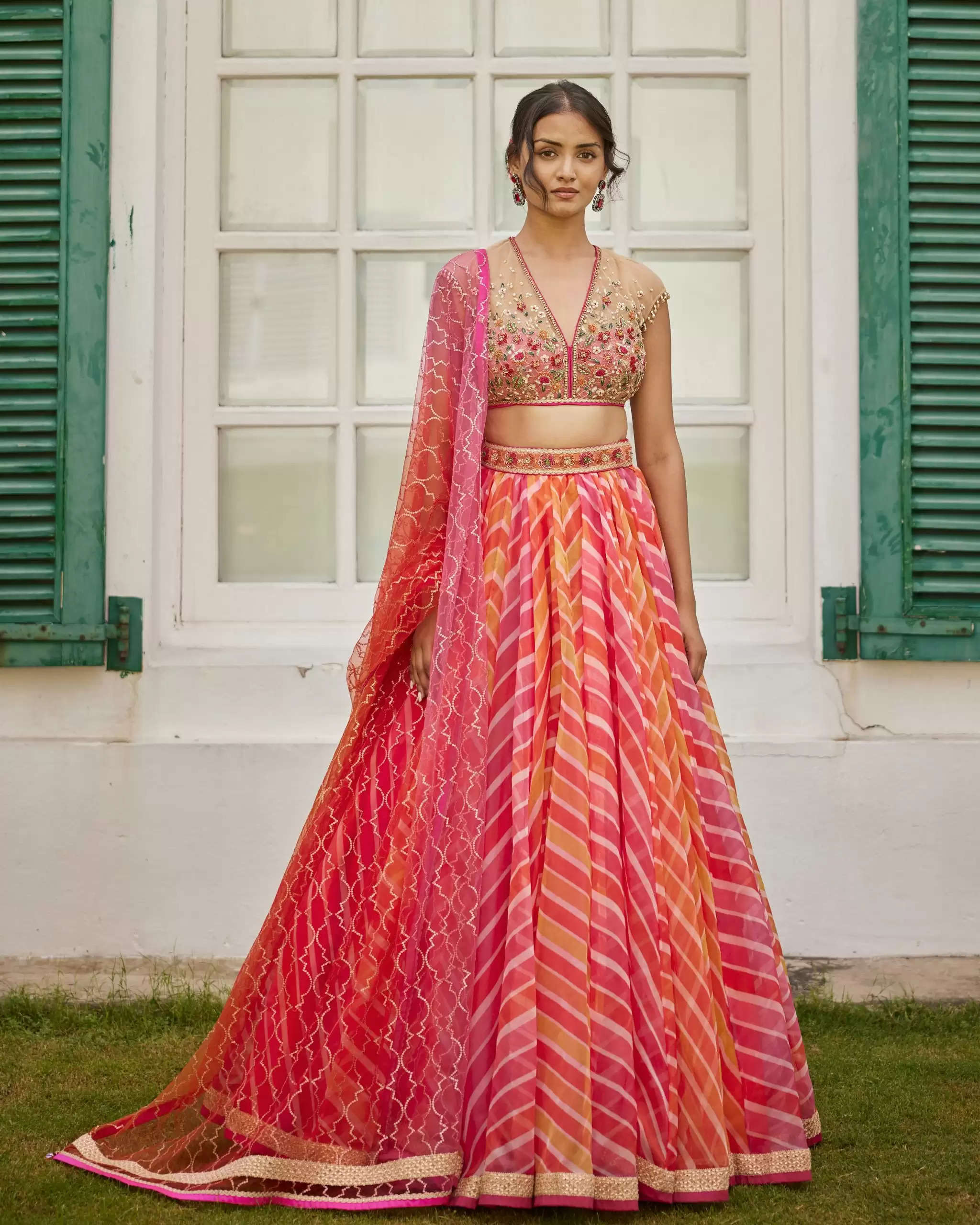 Organza Lehengas from Prime Manufacturers On-line for Summer time Wedding ceremony