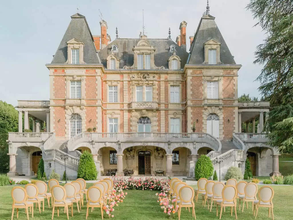 A French Pastry-Crammed Romance at Château Bouffémont ⋆ Ruffled