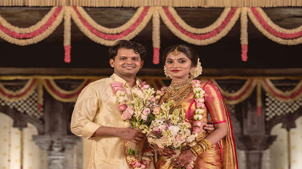 This couple's Mahabalipuram Shore Temple-inspired wedding ceremony was a stunner!
