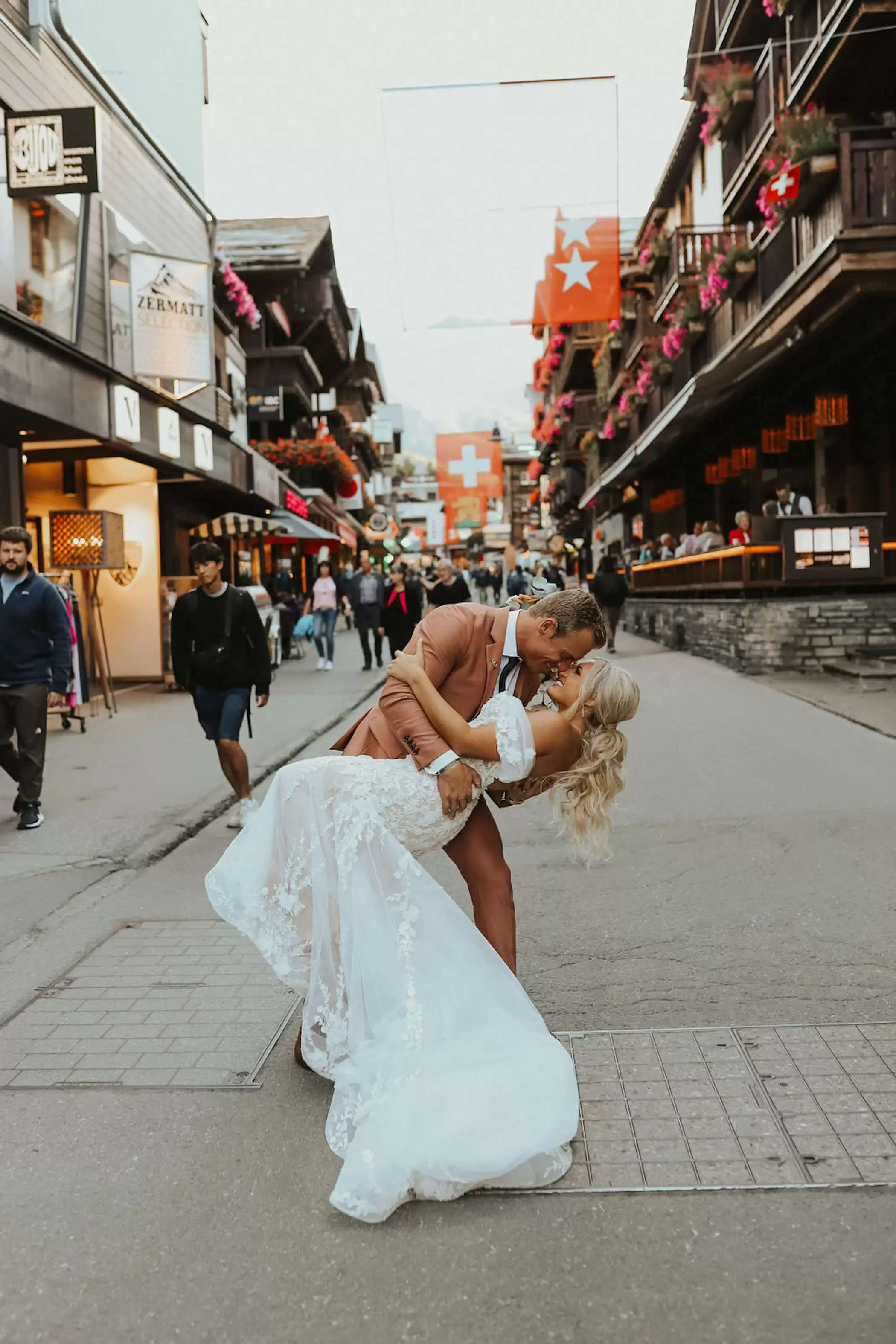 This Beautiful Elopement within the Swiss Alps Was a Vacation spot Dream Come True